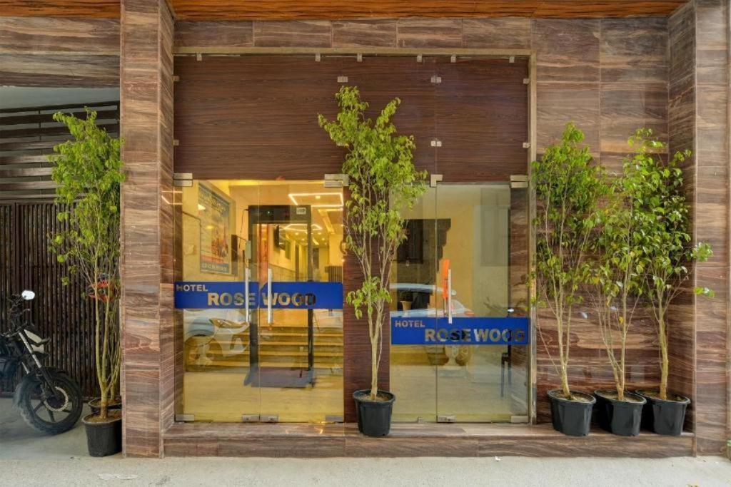 Hotel Rosewood Near Delhi Airport Нью-Делі Екстер'єр фото